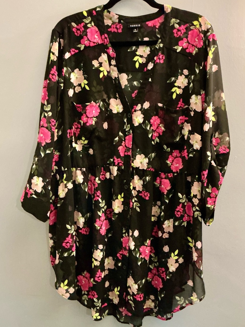 Torrid Lexie Floral Sheer Chiffon Tunic Blouse Size 3 Black Pink High Low